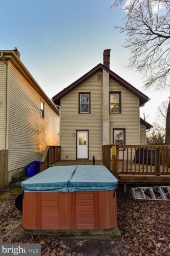 60 Barber Ave, West Deptford NJ  08096-2435 exterior