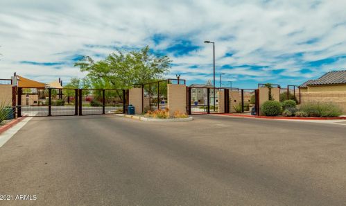 2316 Beautiful Ln, Phoenix AZ 85042-7116 exterior