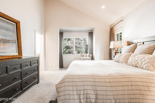 4928 Silver Spg, Park City UT 84098-6042 exterior