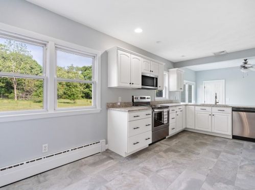 39 Riv St, Seekonk MA 02771-4706 exterior