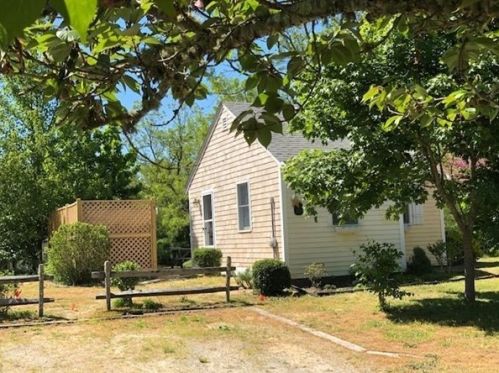 64 Hay Rd, Eastham, MA 02642-6210