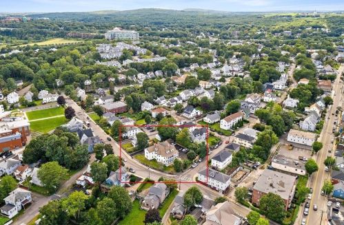 2 Town Hill St, Quincy MA 02169-6417 exterior