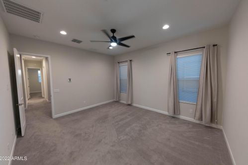 3033 37th Way, Phoenix AZ  85018-2219 exterior