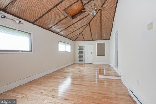 409 Mantua Ave, West Deptford NJ 08066-1277 exterior