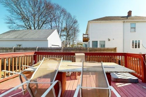 92 Chapel St, Newton MA 02458-1308 exterior