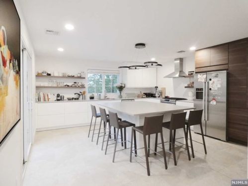 69 Engle St, Cresskill NJ  07626-2222 exterior