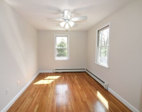 22 Lewis Ct, Hingham MA 02043-2723 exterior