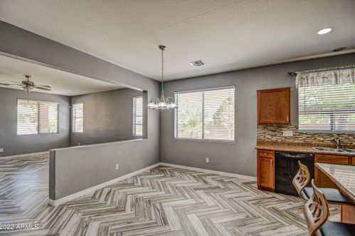 4217 73 Dr, Phoenix AZ 85033-2512 exterior