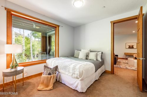 2505 Bear Holw Dr, Park City UT 84098-8524 exterior