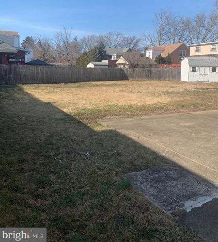 6822 Loretto Ave, Philadelphia PA 19111-5844 exterior