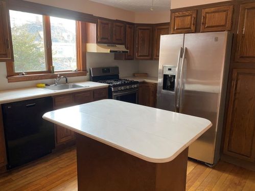 8 Berwick St, Worcester MA 01602-1405 exterior