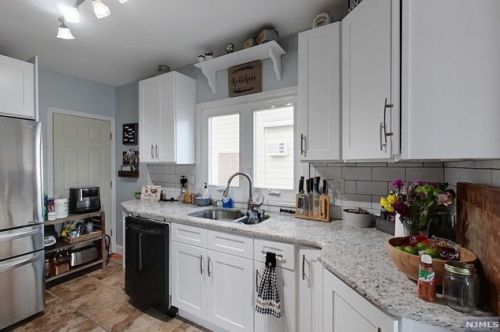 264 Davis Ave, Kearny NJ 07032-3402 exterior