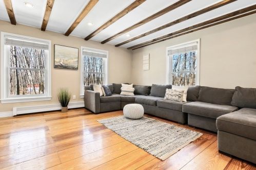 49 Grn St, Newbury MA 01950-2582 exterior