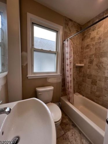 44 Tappan Ave, Belleville NJ  07109-2668 exterior