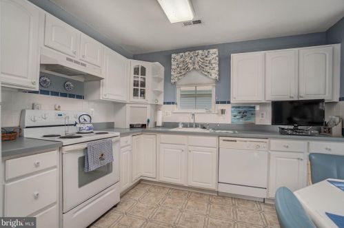 125 Sandpiper Ln, West Deptford NJ 08086-2196 exterior