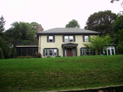 196 Kent Rd, Newton, MA 02468-1108