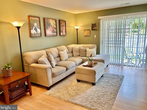 1393 Tristram Cir, West Deptford NJ 08051-2260 exterior