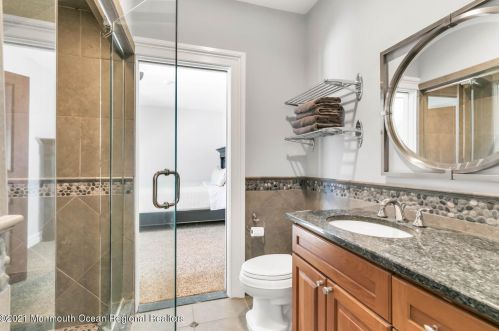 530 Little Silver Pt Rd, Little Silver NJ 07739-1736 exterior