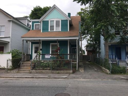 137 Beacon St, Worcester MA  01610-1505 exterior