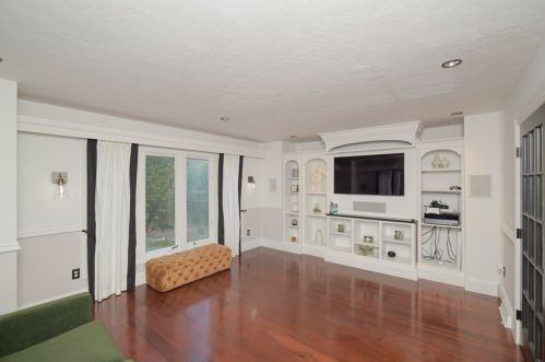 885 Randolph St, Canton MA 02021-1365 exterior