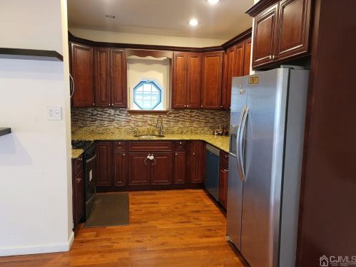 42 Larch St, Carteret NJ  07008-2465 exterior