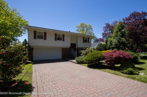 188 Riverview Ave, Little Silver NJ  07739-1544 exterior