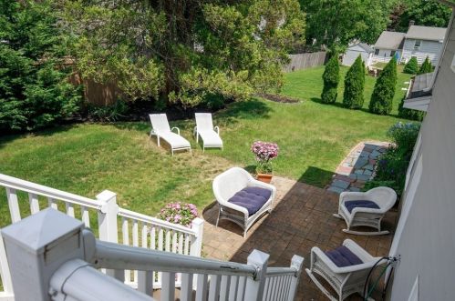 10 Leonard St, Hingham MA 02043-4725 exterior