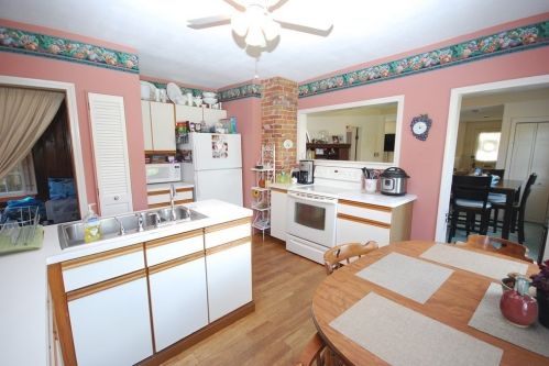 129 Cooley St, Agawam MA  01001-1206 exterior