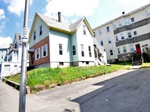 124 Belmont St, Worcester, MA 01605-2904
