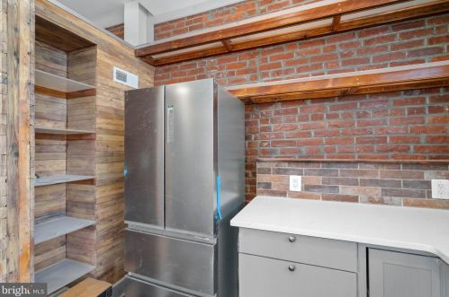 1815 20 St, Philadelphia PA 19145-2048 exterior