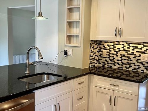 186 6th St, Cresskill NJ  07626-2045 exterior