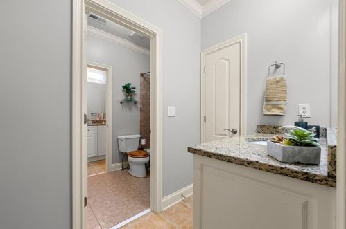 1789 Buckhead Vly Ln, Atlanta GA 30324-2795 exterior