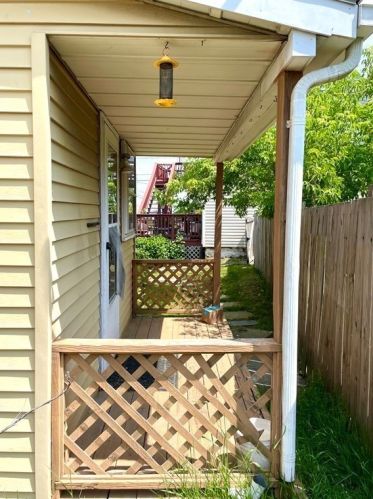 497 Smt St, Fall River MA 02724-1700 exterior