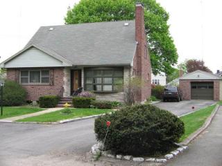 36 Davenport Rd, Needham MA  02494-2102 exterior