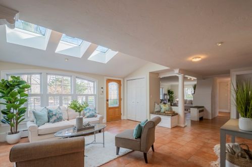 544 Quinobequin Rd, Newton MA 02468-2129 exterior