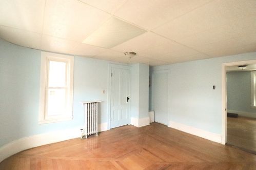 76 Elm St, Worcester, MA 01609-2309