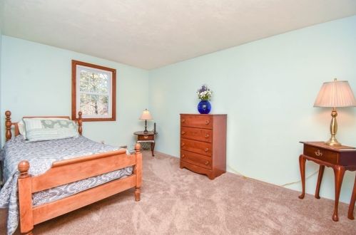 6 Dorothy Dr, Plymouth MA 02360-6232 exterior