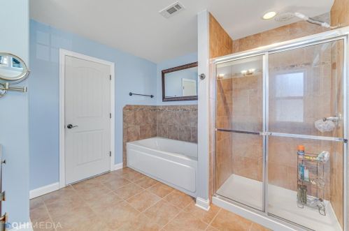 7 Shakespeare Dr, Valpo IN 46383-4129 exterior