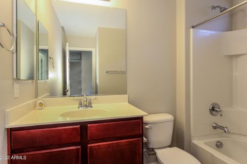 2822 73rd Dr, Phoenix AZ  85035-3256 exterior