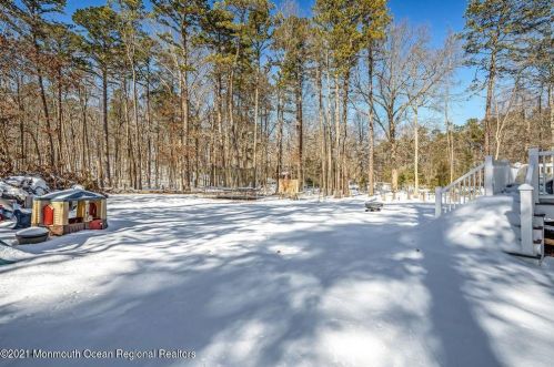 438 Freehold Rd, Jackson Twp NJ 08527-4631 exterior