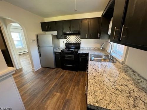 136 Cedar St, East Hanover NJ  07936-3037 exterior