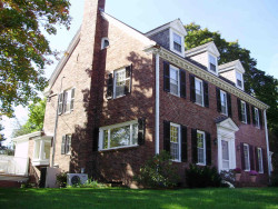 129 Farlow Rd, Newton, MA 02458-2409