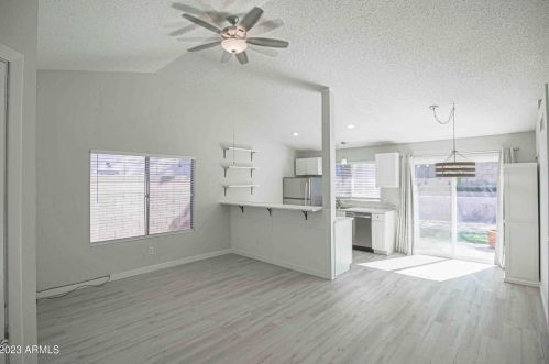 1719 Beverly Ln, Phoenix AZ  85022-2889 exterior