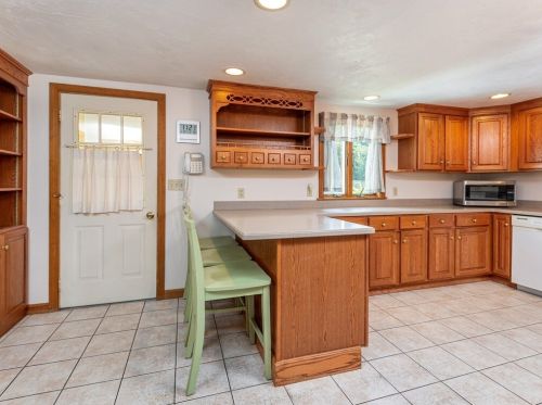 1626 Main St, Leicester MA 01524-1917 exterior