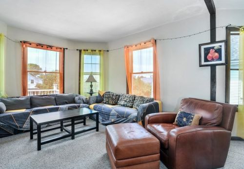 128 Independence Ave, Quincy MA 02169-7727 exterior