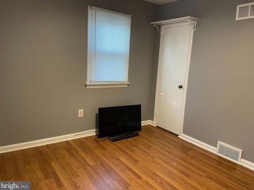 1109 Delsea Dr, West Deptford NJ 08093-2252 exterior