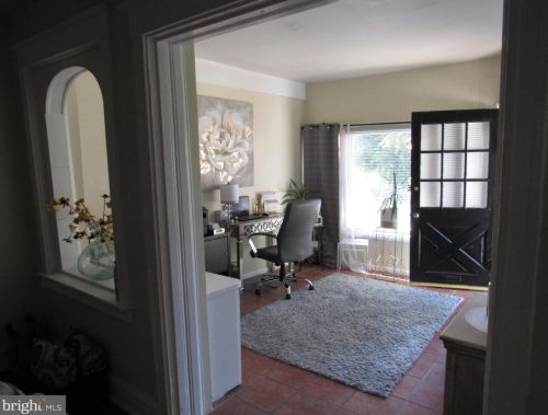 5233 Diamond St, Philadelphia, PA 19131-2303