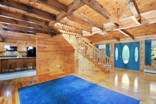 220 Shrewsbury St, Holden, MA 01520-2163