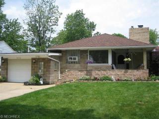 18506 Fairville Ave, Cleveland, OH 44135-3914
