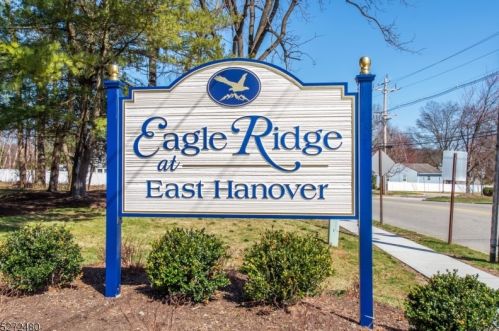 10-2 Dara Dr, East Hanover NJ 07936-1642 exterior